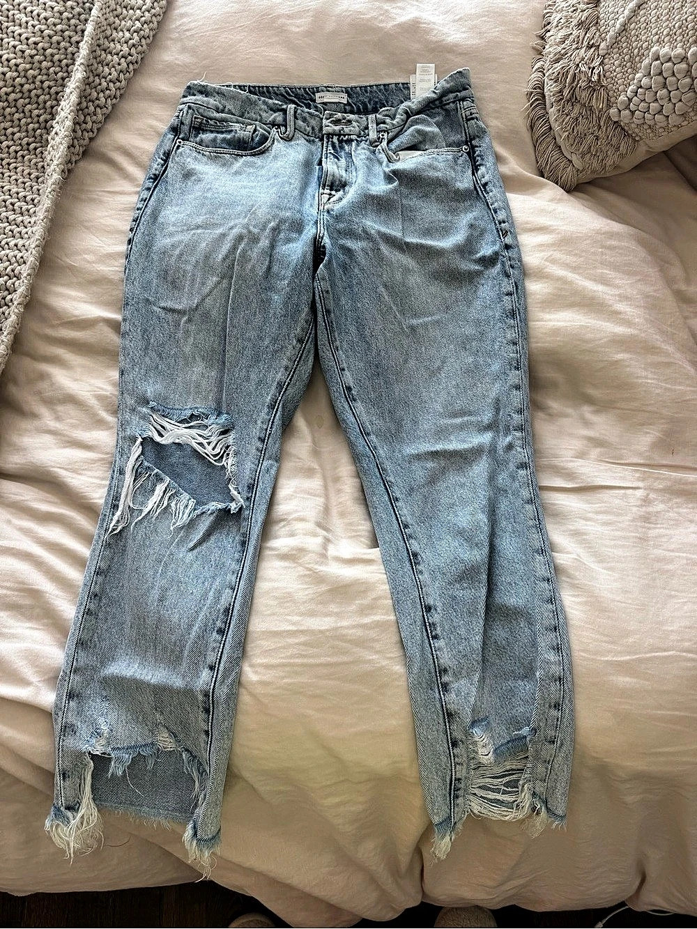 Good American Distressed Straight Leg Jeans in Blue Waist 10/30